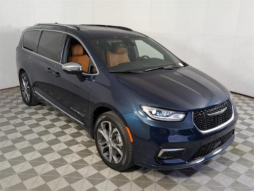 2025 Chrysler Pacifica Pinnacle
