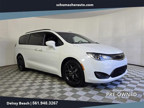 2019 Chrysler Pacifica Touring-L