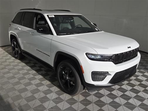 2025 Jeep Grand Cherokee Laredo