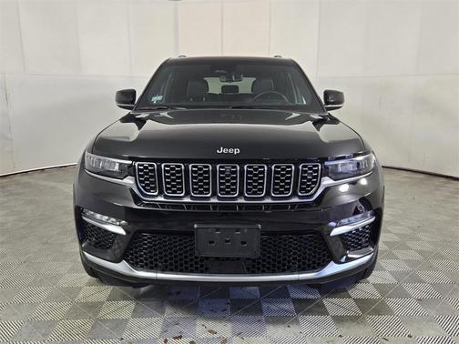 2023 Jeep Grand Cherokee Summit