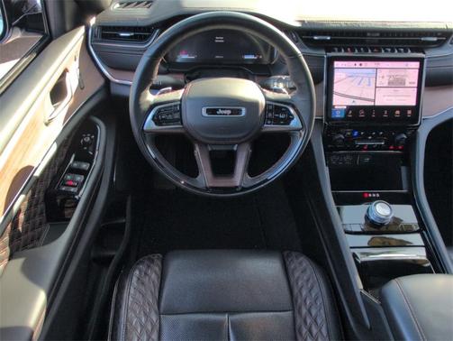 2023 Jeep Grand Cherokee Summit