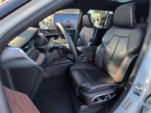 2023 Jeep Grand Cherokee Summit