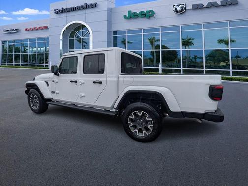 Bright White Clearcoat 2026 Jeep Gladiator Sport