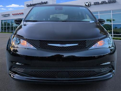 2026 Chrysler Voyager LX