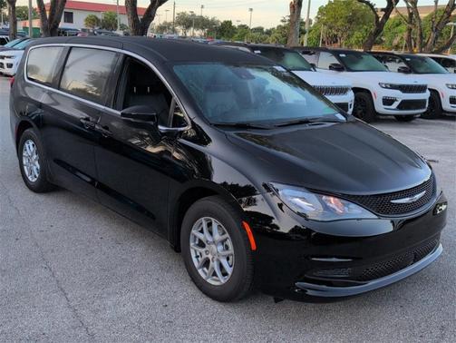 2026 Chrysler Voyager LX