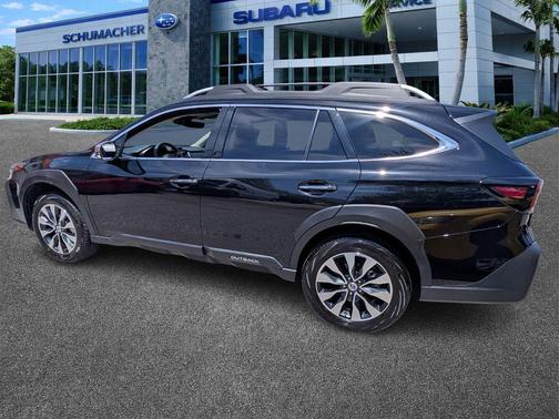 Crystal Black Silica 2024 Subaru Outback Touring