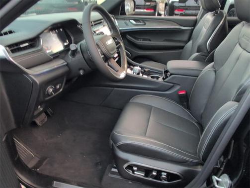 2025 Jeep Grand Cherokee Overland