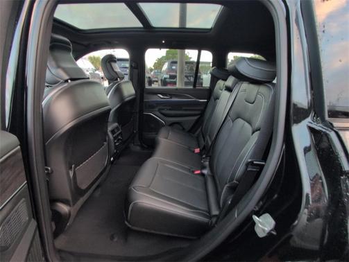 2025 Jeep Grand Cherokee Overland