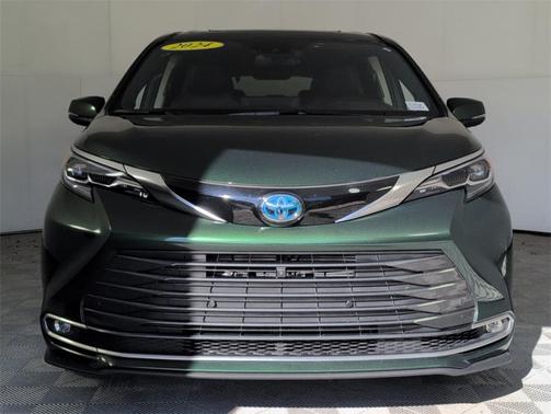 2024 Toyota Sienna Platinum 7 Passenger