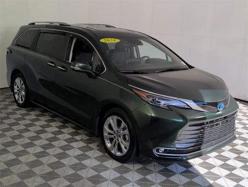 2024 Toyota Sienna Platinum 7 Passenger