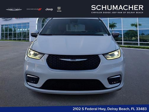 Bright White Clearcoat 2026 Chrysler Pacifica Pinnacle