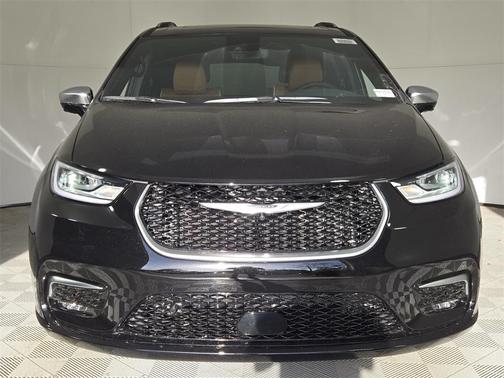 2025 Chrysler Pacifica Hybrid Pinnacle
