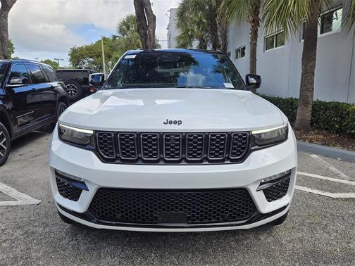 2025 Jeep Grand Cherokee Summit