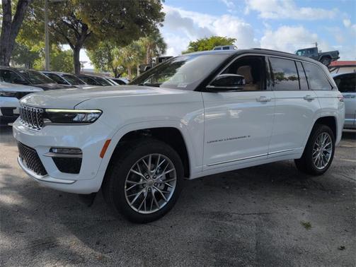2025 Jeep Grand Cherokee Summit