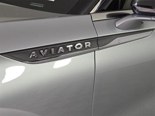 2022 Lincoln Aviator Standard RWD