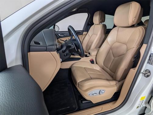2020 Porsche Macan Base