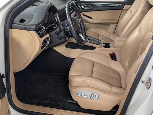 2020 Porsche Macan Base