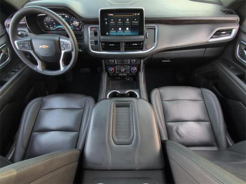 2022 Chevrolet Suburban LT