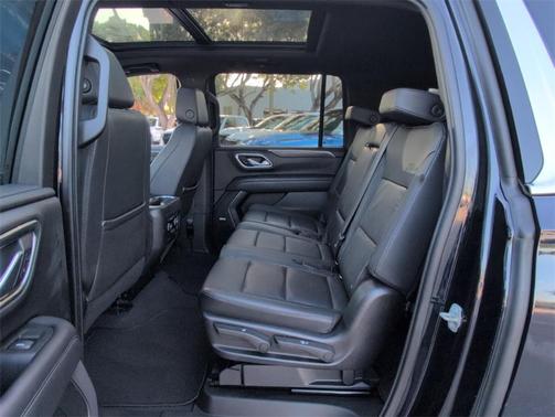 2022 Chevrolet Suburban LT