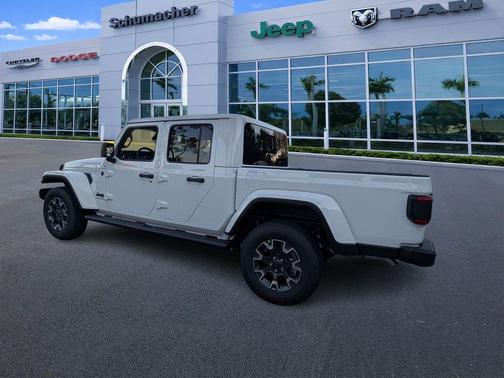 Bright White Clearcoat 2026 Jeep Gladiator Sport