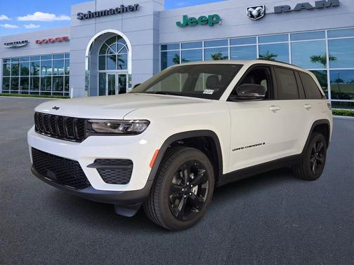 2025 Jeep Grand Cherokee Laredo