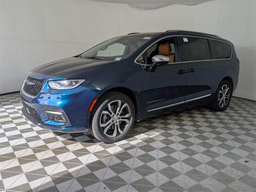 2025 Chrysler Pacifica Pinnacle