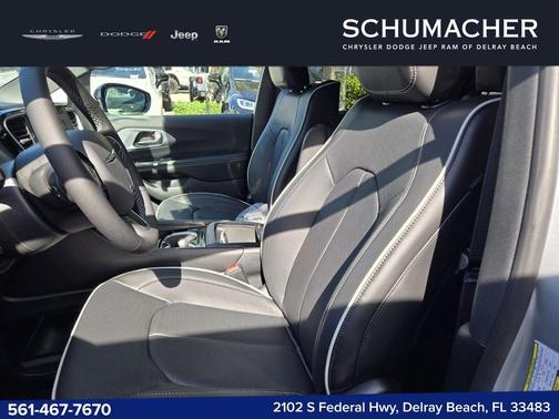 Silver Mist Clearcoat 2026 Chrysler Pacifica Limited