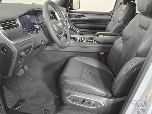 2025 Jeep Wagoneer Base