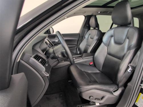 2020 Volvo XC90 T6 Momentum 6 Passenger