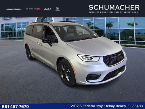 Silver Mist Clearcoat 2026 Chrysler Pacifica Select