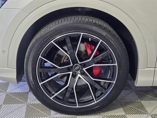 2023 Audi Q8 55 Premium Plus