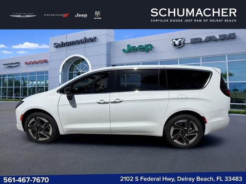 Bright White Clearcoat 2027 Chrysler Pacifica LIMITED