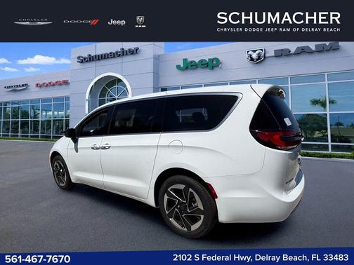 Bright White Clearcoat 2027 Chrysler Pacifica LIMITED