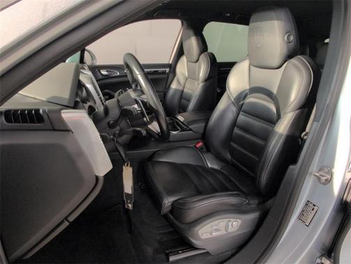 2017 Porsche Cayenne Platinum Edition