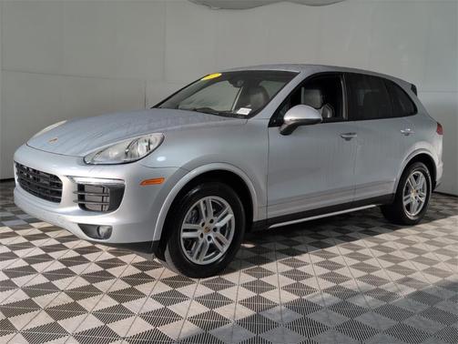 2017 Porsche Cayenne Platinum Edition