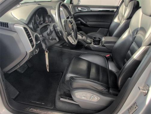 2017 Porsche Cayenne Platinum Edition