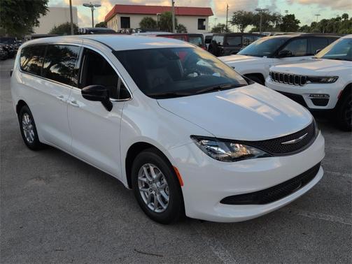 2026 Chrysler Voyager LX