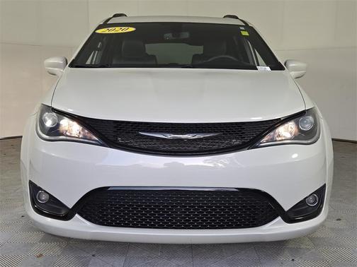 2020 Chrysler Pacifica Touring-L Plus