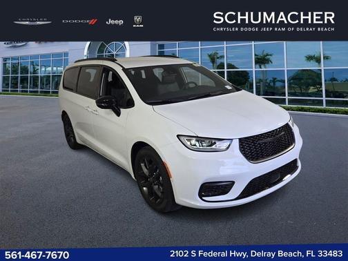 Bright White Clearcoat 2026 Chrysler Pacifica Select