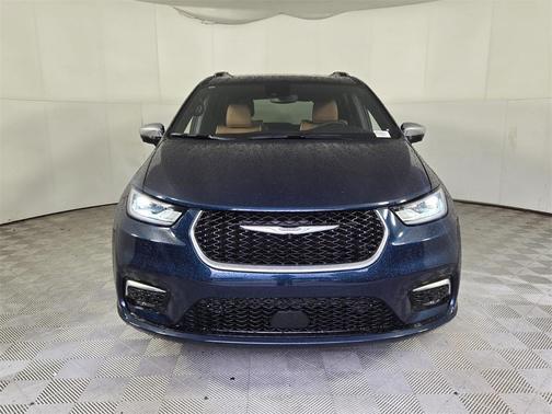 2025 Chrysler Pacifica Pinnacle