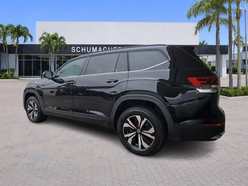 Deep Black Pearl Effect 2024 Volkswagen Atlas 2.0T SE