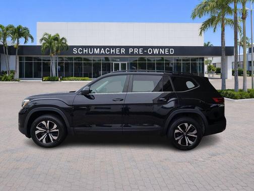 Deep Black Pearl Effect 2024 Volkswagen Atlas 2.0T SE