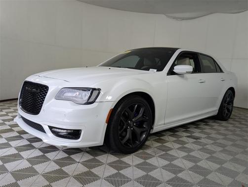 2022 Chrysler 300 Touring L