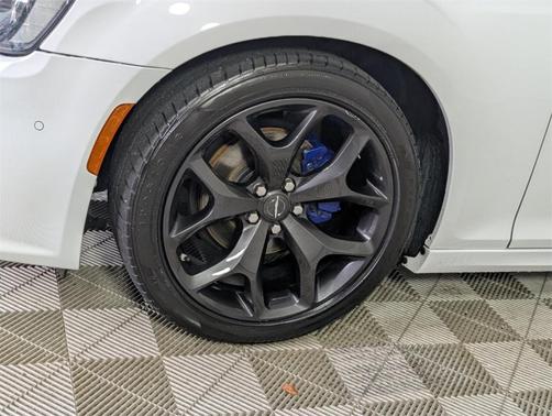2022 Chrysler 300 Touring L