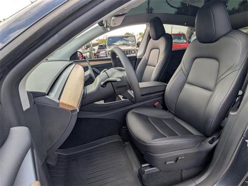 2024 Tesla Model Y Long Range