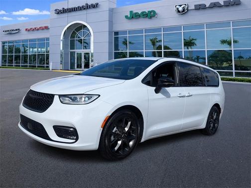 2024 Chrysler Pacifica Touring-L