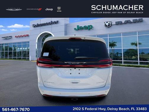 Bright White Clearcoat 2027 Chrysler Pacifica LIMITED