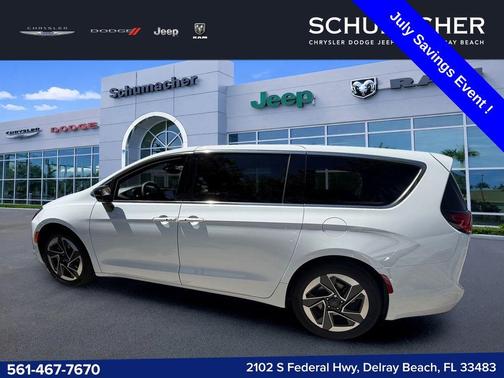 Bright White Clearcoat 2027 Chrysler Pacifica LIMITED