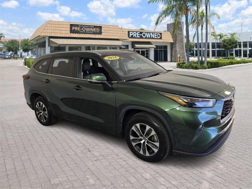 2024 Toyota Highlander LE