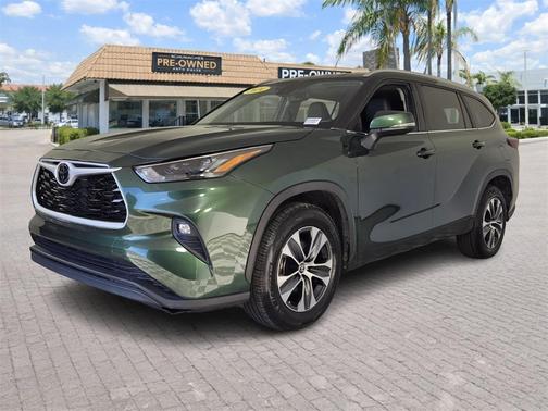 2024 Toyota Highlander LE